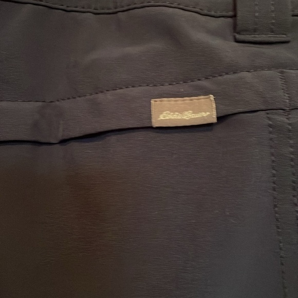 Eddie Bauer women’s sz 12 skirt. Navy Blue. Front& back pockets. Shorts under - Picture 7 of 7